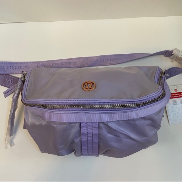lululemon athletica Handbags - Lululemon bag - lilac with rose gold - New